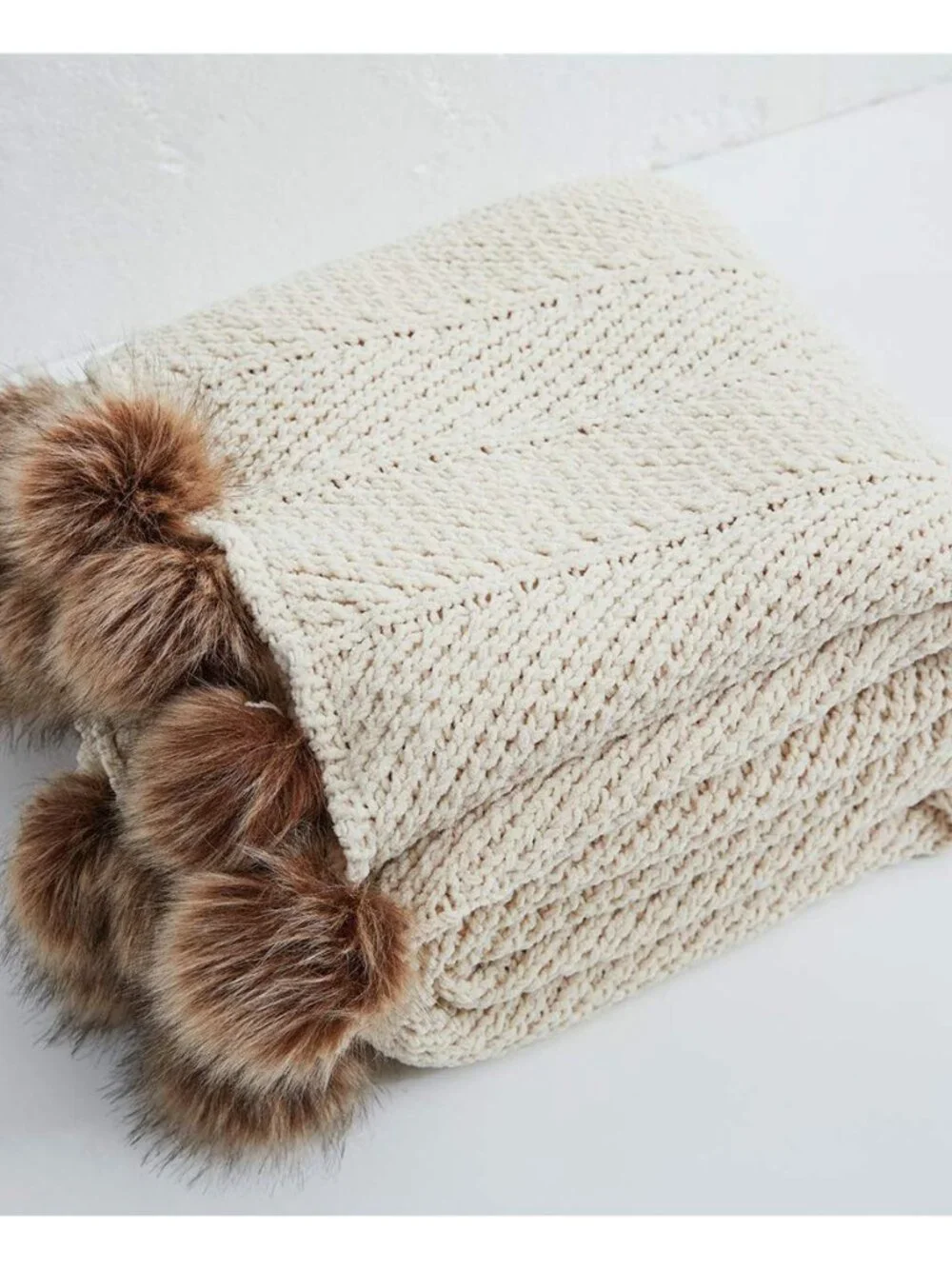 Fur Pom Pom Knit Throw Blanket Super Soft Warm Cozy Cable Knitted Blanket for